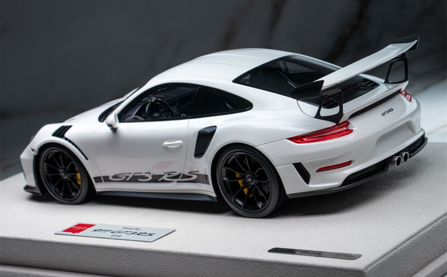 Porsche 911 (991.2) GT2 RS - 2018 - blanc 1/8